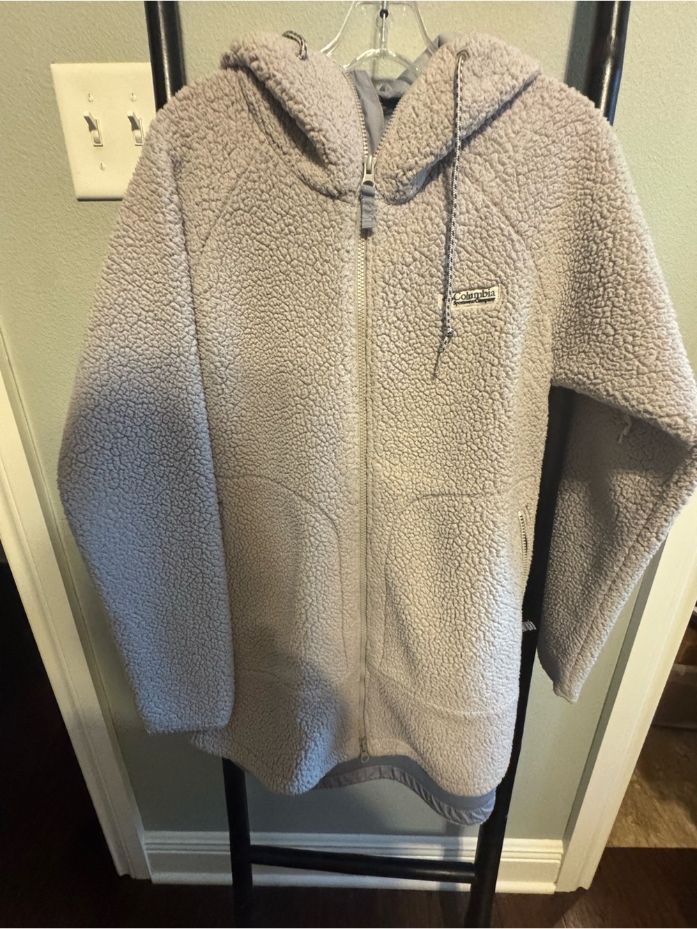 Columbia Woman’s Light Gray Sherpa Puffer Hoodie